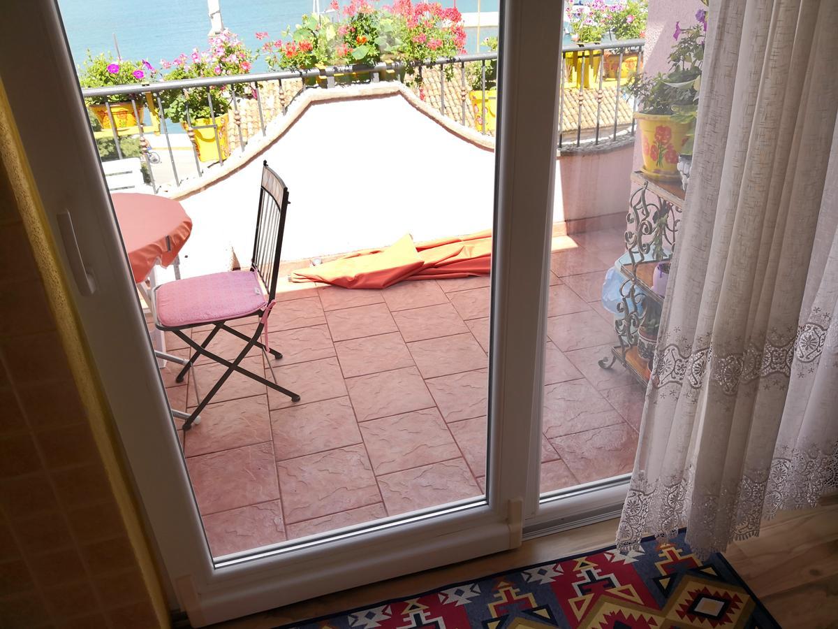 Kuca Tonci & Semsa Apartment Tisno Exterior photo